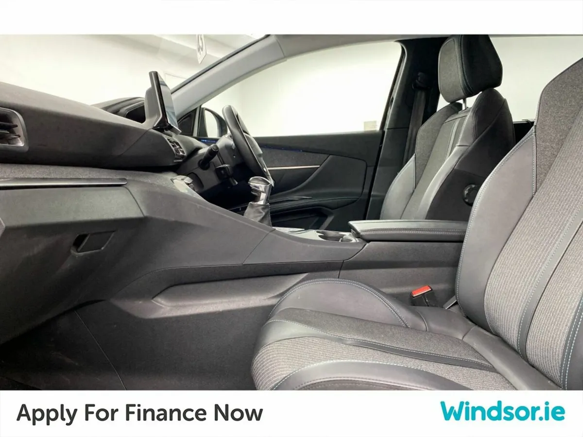 Peugeot 5008 1.2 PureTech 130bhp Allure - Image 4