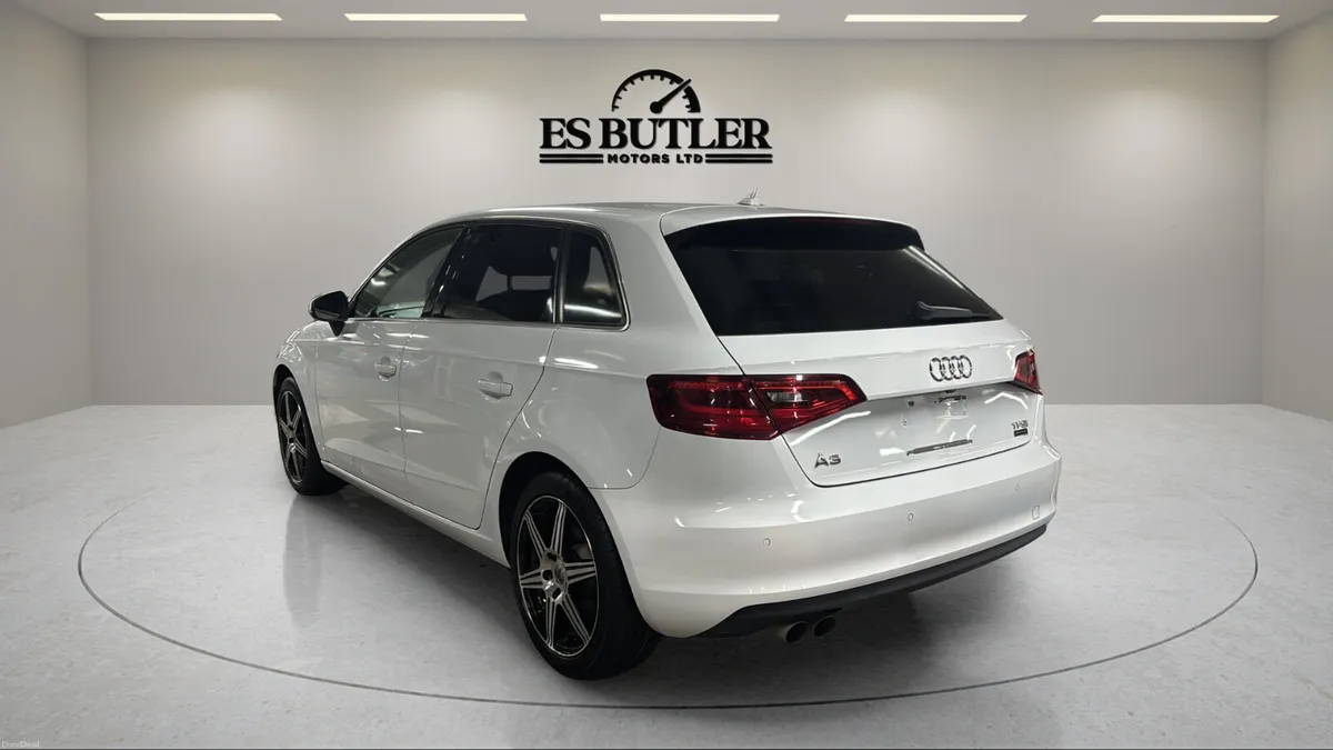 2015 Audi A3 1.4TFSI AUTO / ONLY 74,200KMS - Image 3