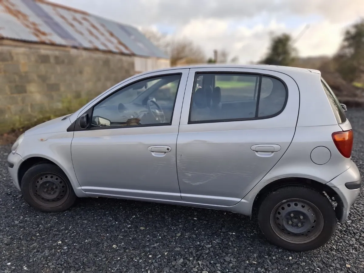 Toyota Yaris 2005 - Image 2
