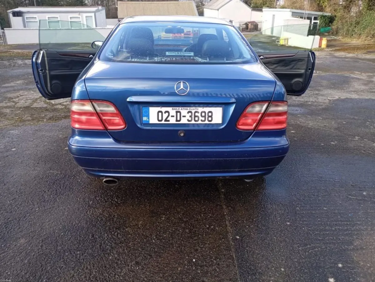 Mercedes-Benz CLK 2002 - Image 2