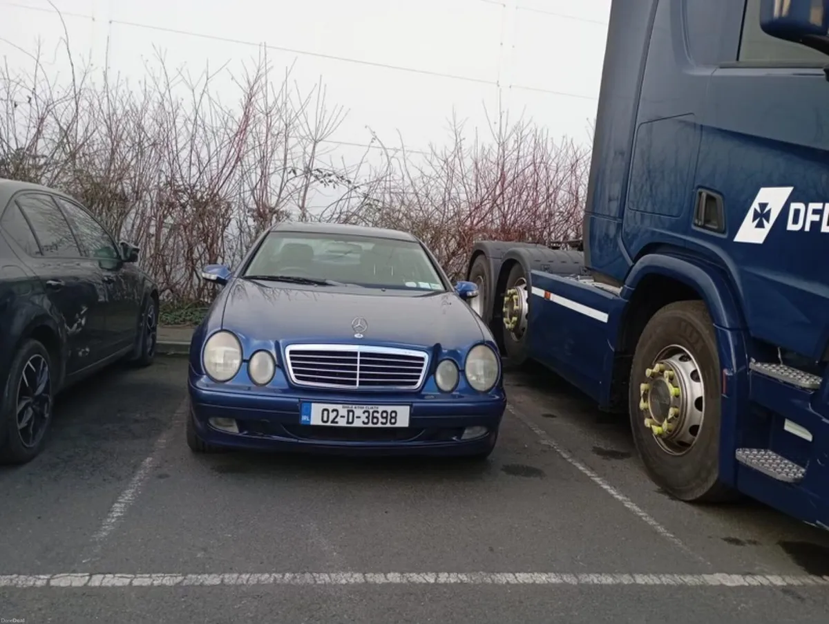 Mercedes-Benz CLK 2002 - Image 4