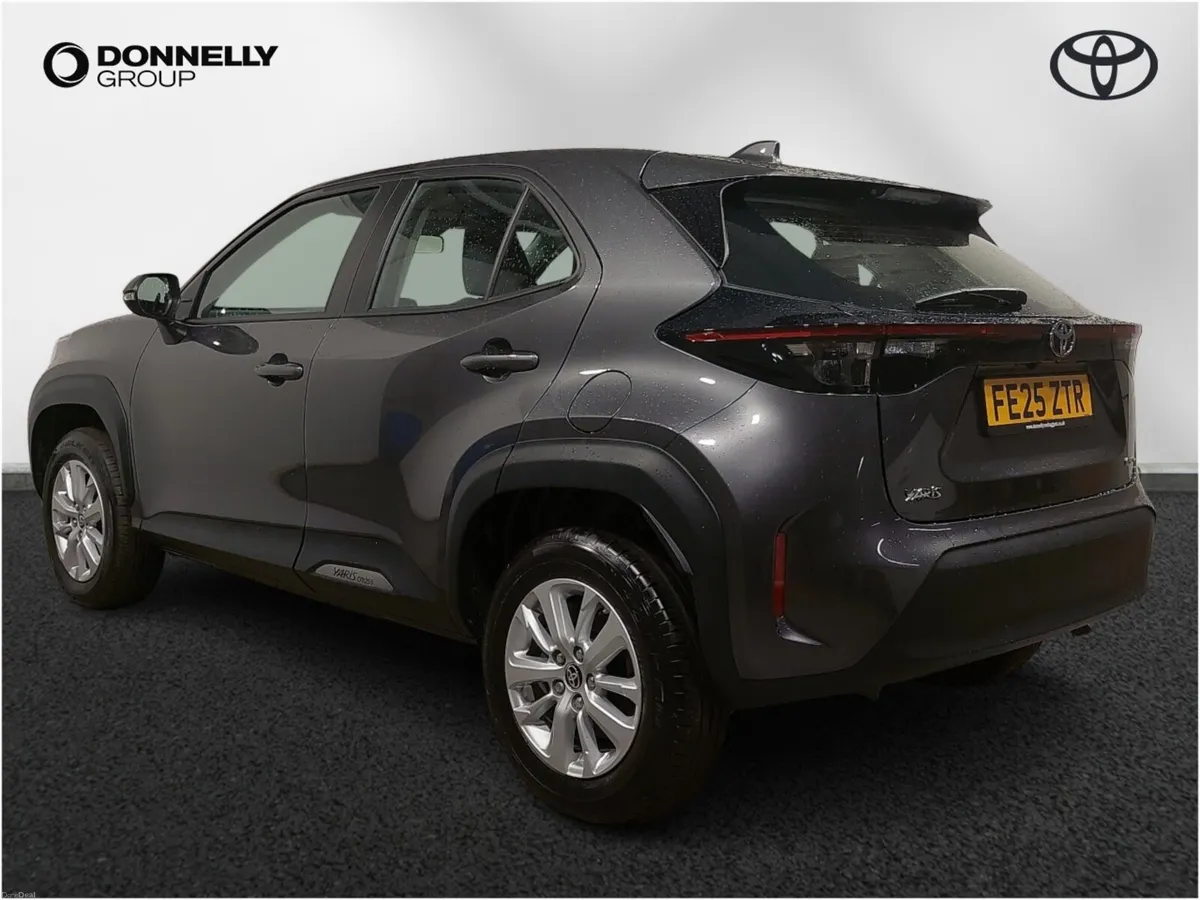 Toyota Yaris Cross Estate Icon - Image 2