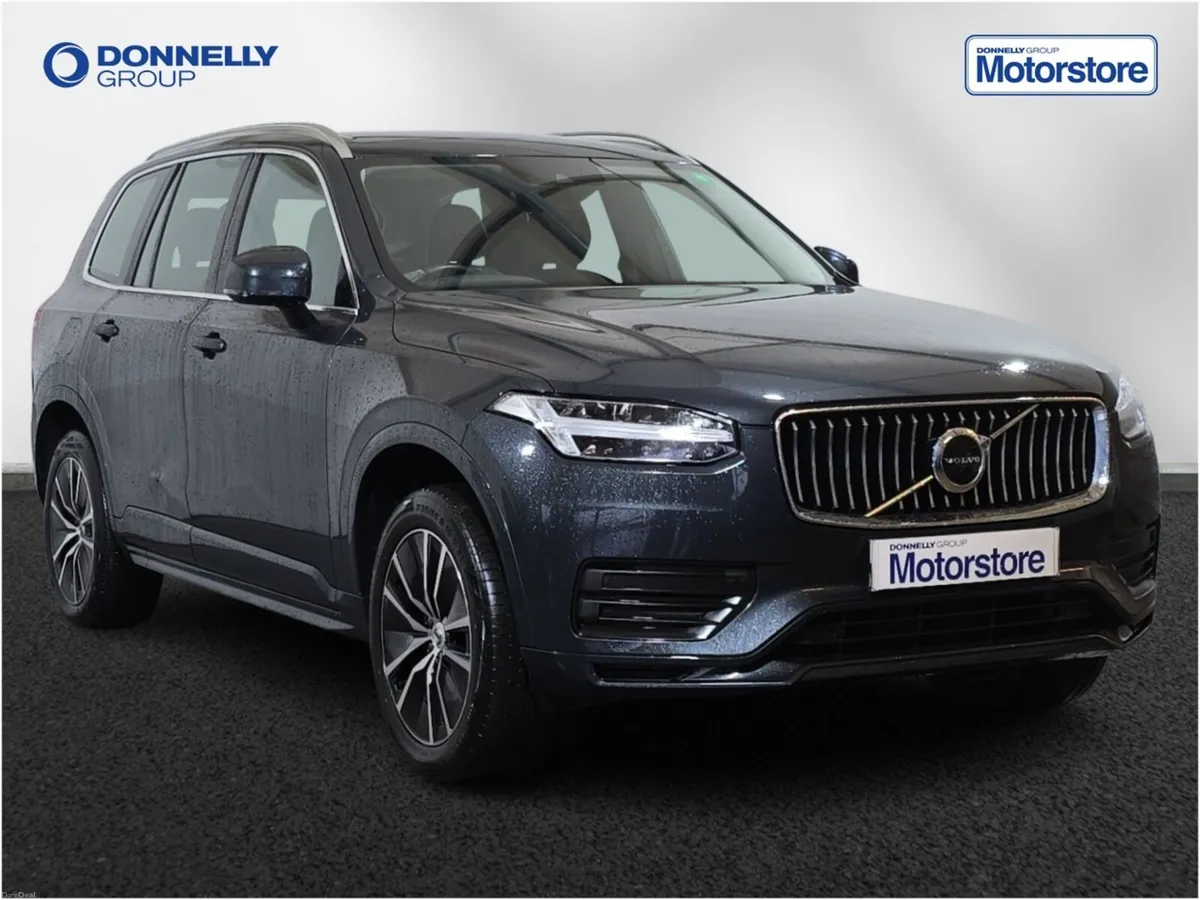 Volvo XC90 Estate Momentum - Image 1
