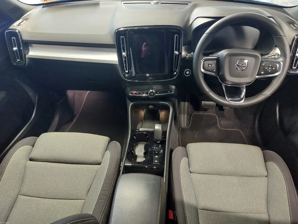 Volvo XC40 2022 + T4 RECHARGE AUTO PLUS - Image 3