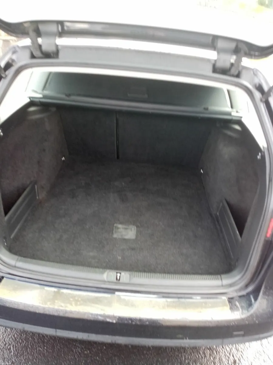 Volkswagen Passat 2008 - Image 2
