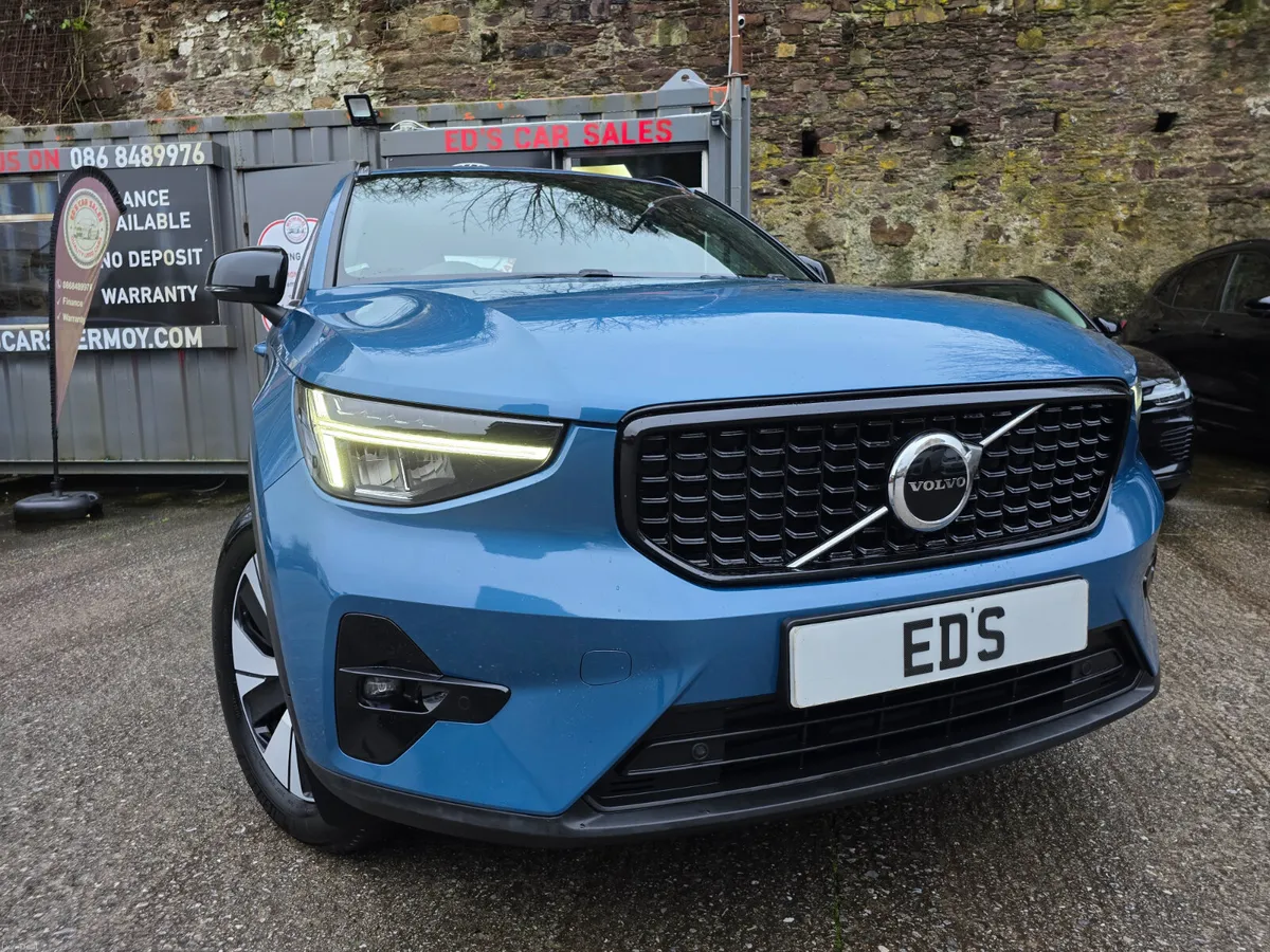Volvo XC40 1.5 T4 Recharge Plug In Hybrid 2022 - Image 2