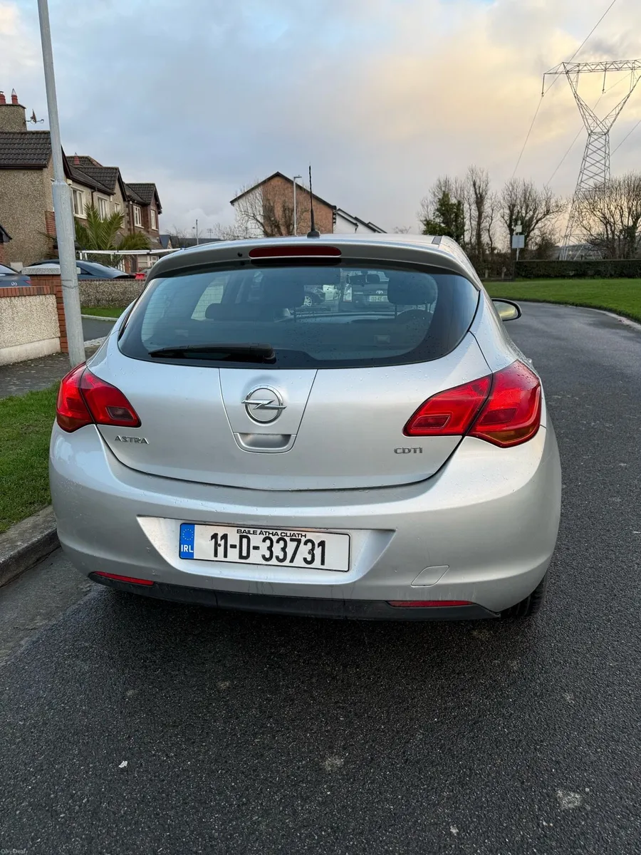 2011 opel astra - Image 2