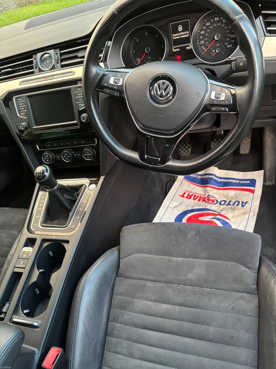 Volkswagen Passat 2016 - Image 4