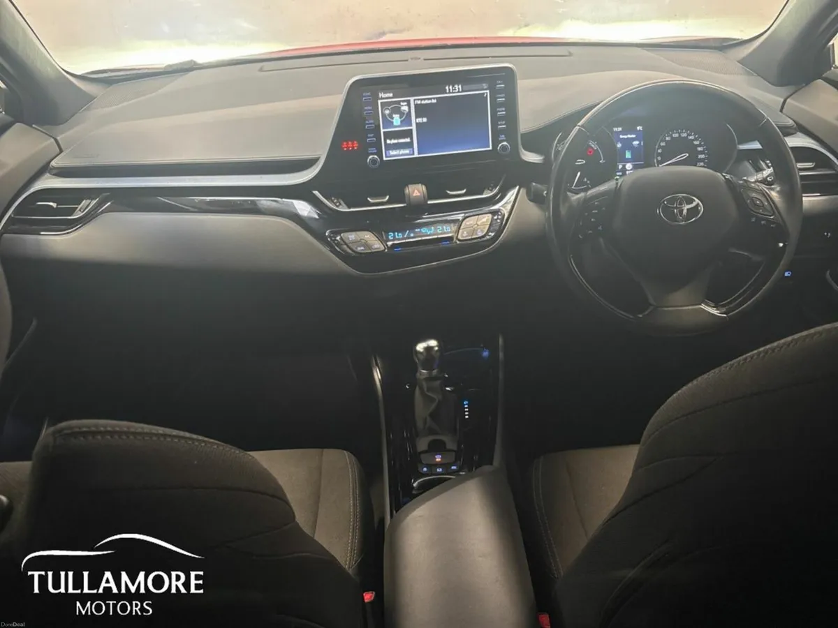 Toyota C-HR 1.8 HYBRID SPORT - Image 2