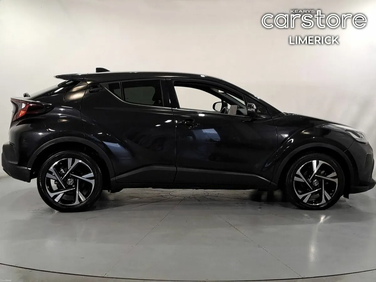 Toyota C-HR 1.8 HYBRID SPORT - Image 2