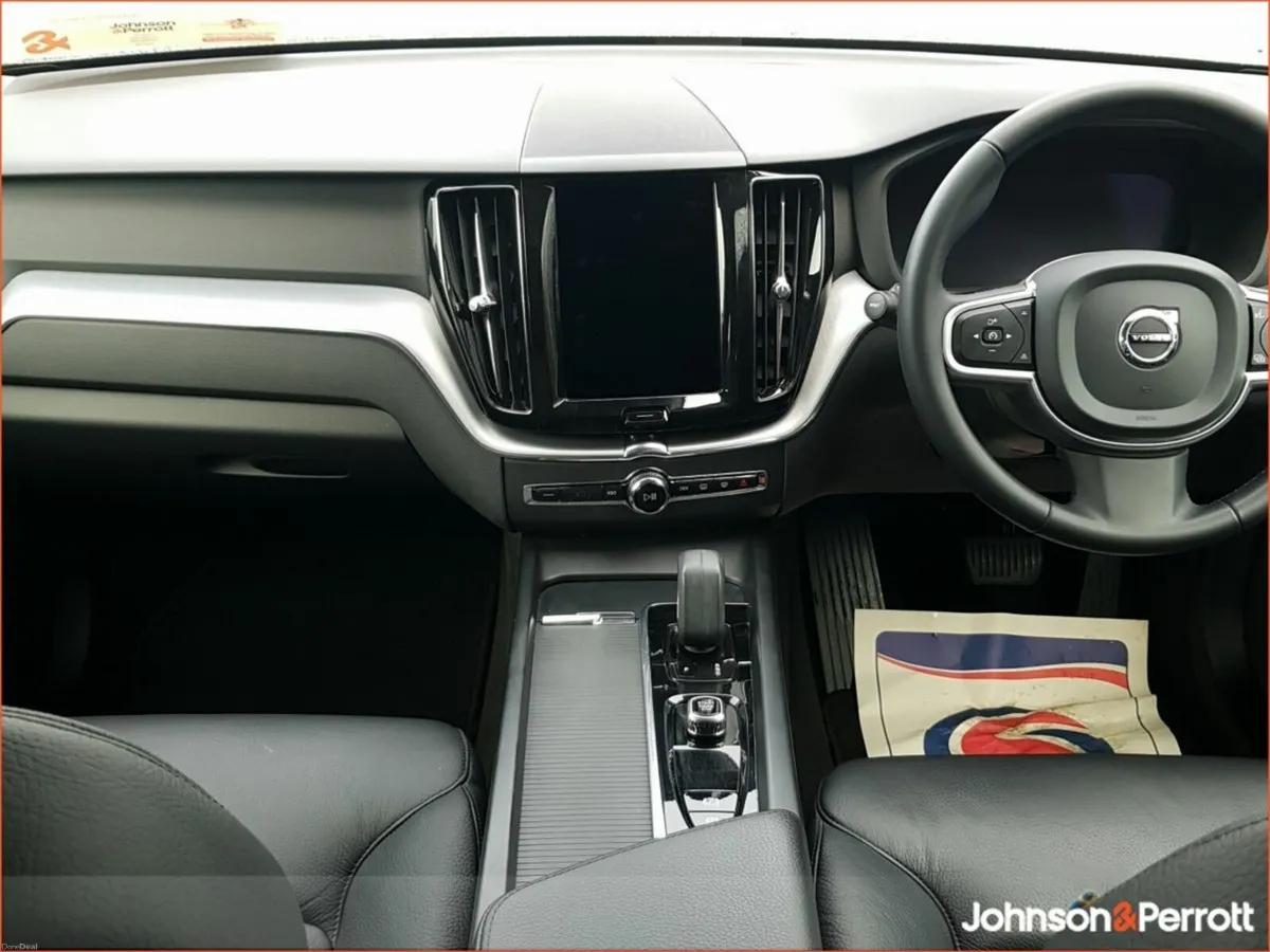 Volvo XC60 B4 197bhp Diesel MHEV Momentum (Two Yea - Image 2