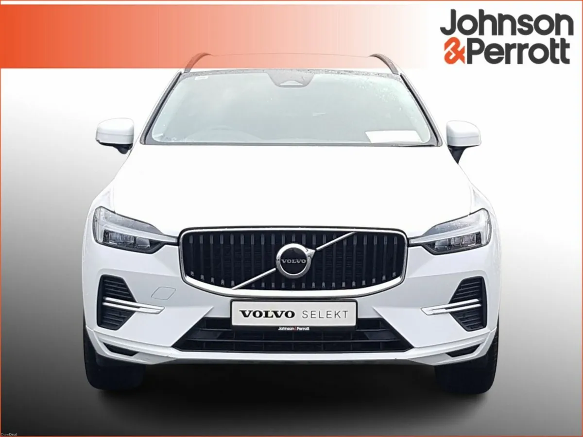 Volvo XC60 B4 197bhp Diesel MHEV Momentum (Two Yea - Image 4