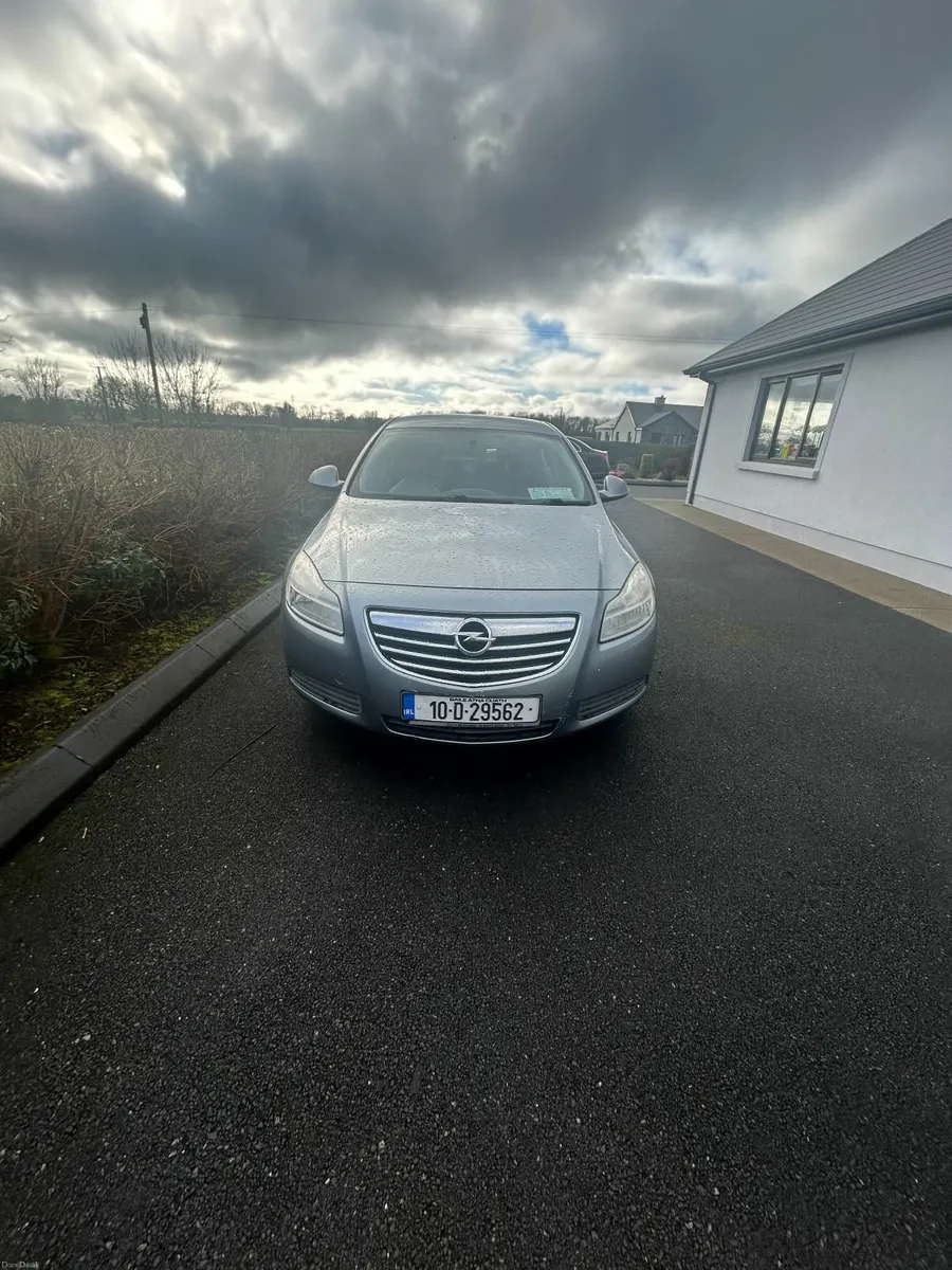 BMW 5-Series 2010 - Image 4