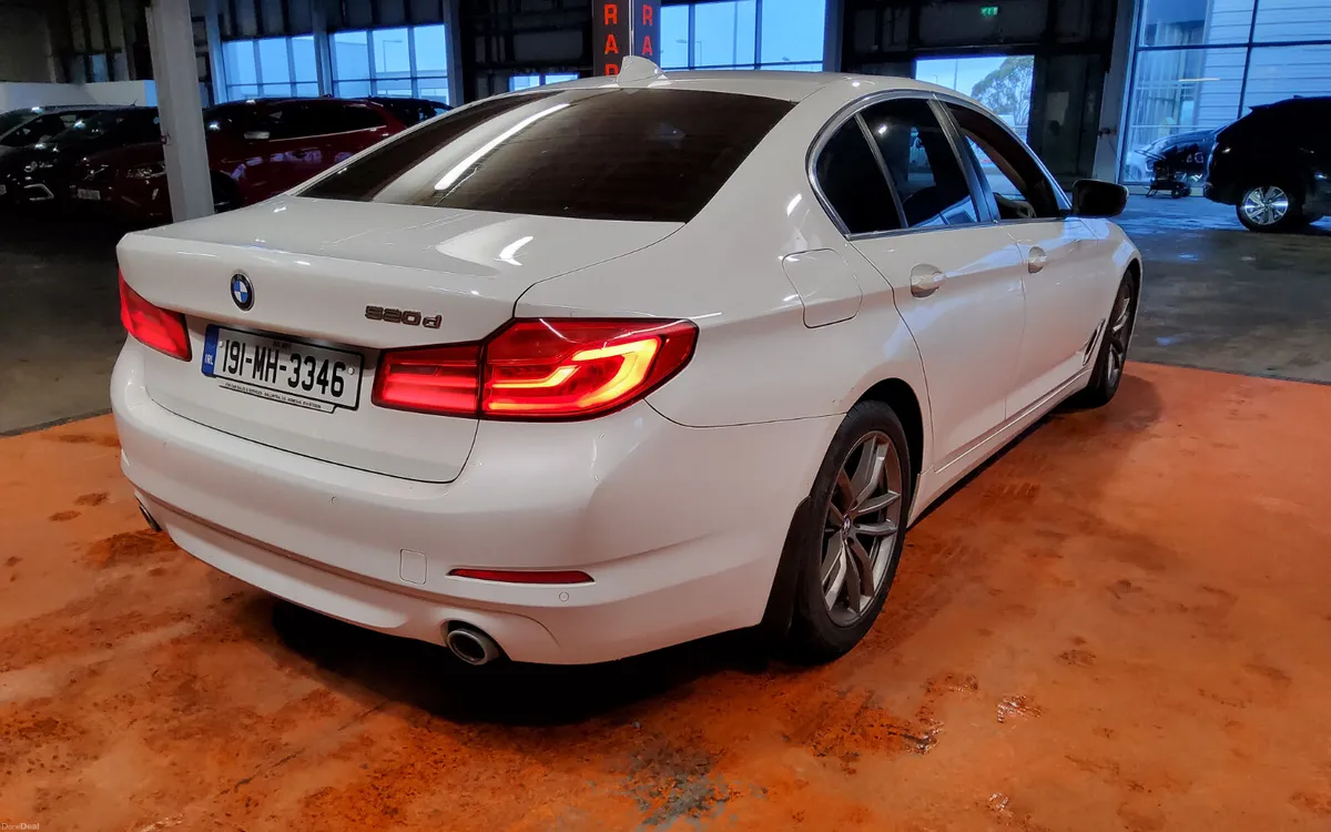 BMW 5-Series 2019 - Image 4