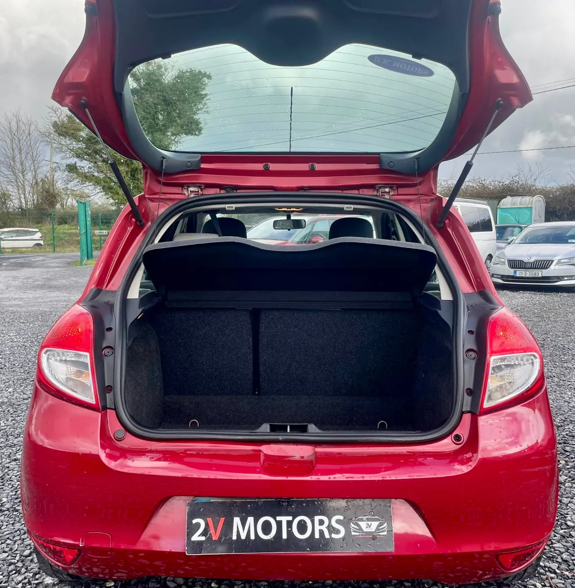🔵 RENAULT CLIO 1.2 PETROL 75bhp LOW KM - Image 4