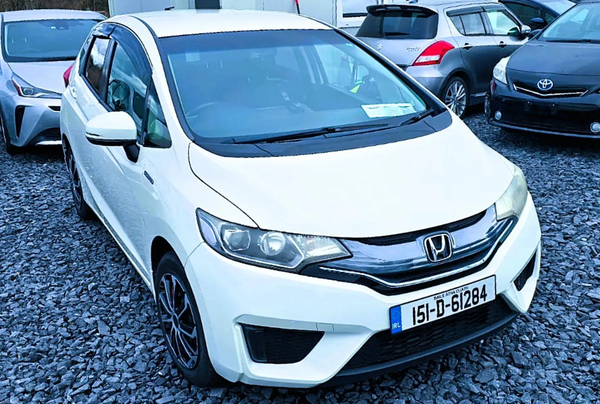 HONDA FIT 2015 AUTOMATIC HYBRID - Image 1