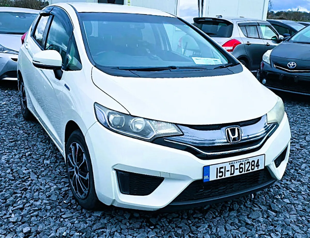 HONDA FIT 2015 AUTOMATIC HYBRID - Image 4