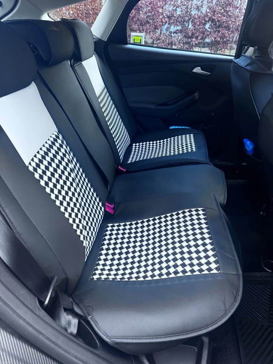 Ford Focus  automatic - Image 3