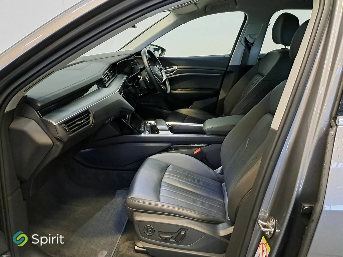 Audi e-tron QUATTRO 55 **CALL STEVEN 0861649214** - Image 4