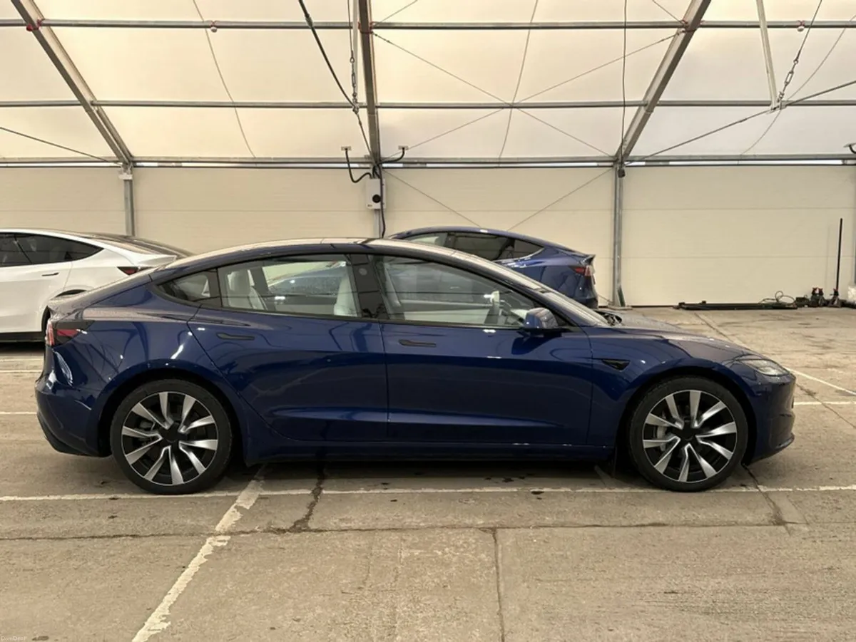 Tesla Model 3 Long Range All Wheel Drive - Image 3