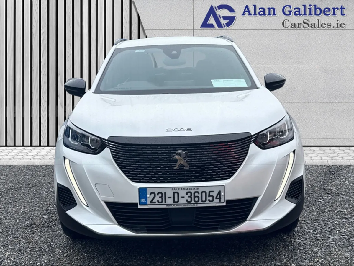Peugeot 2008 ALLURE 1.2 100 6.4 4DR - Image 4