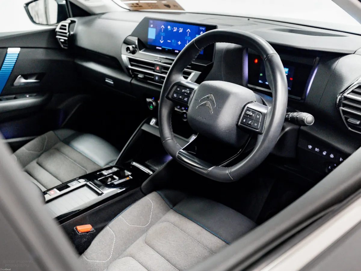 Citroen C4 ë-Shine 50kWh Auto 136HP - Image 2