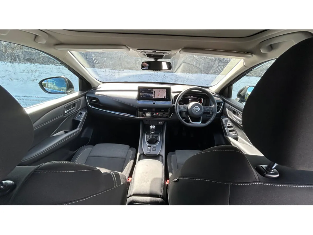 Nissan Qashqai QQ 1.3 HYB SV PREMIUM Glass Rof - Image 6