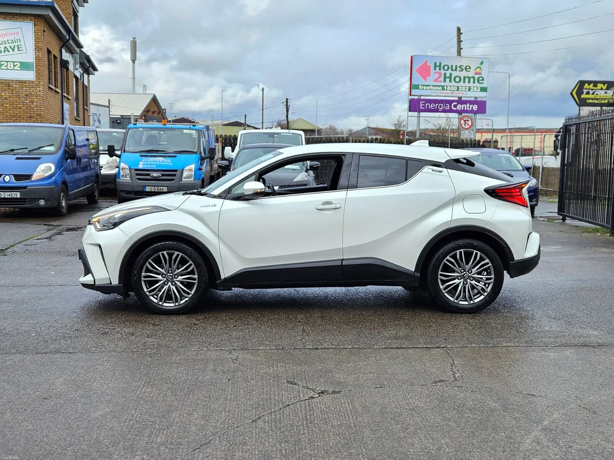 221 Toyota C-HR1.8 Hybrid SOL - Image 2