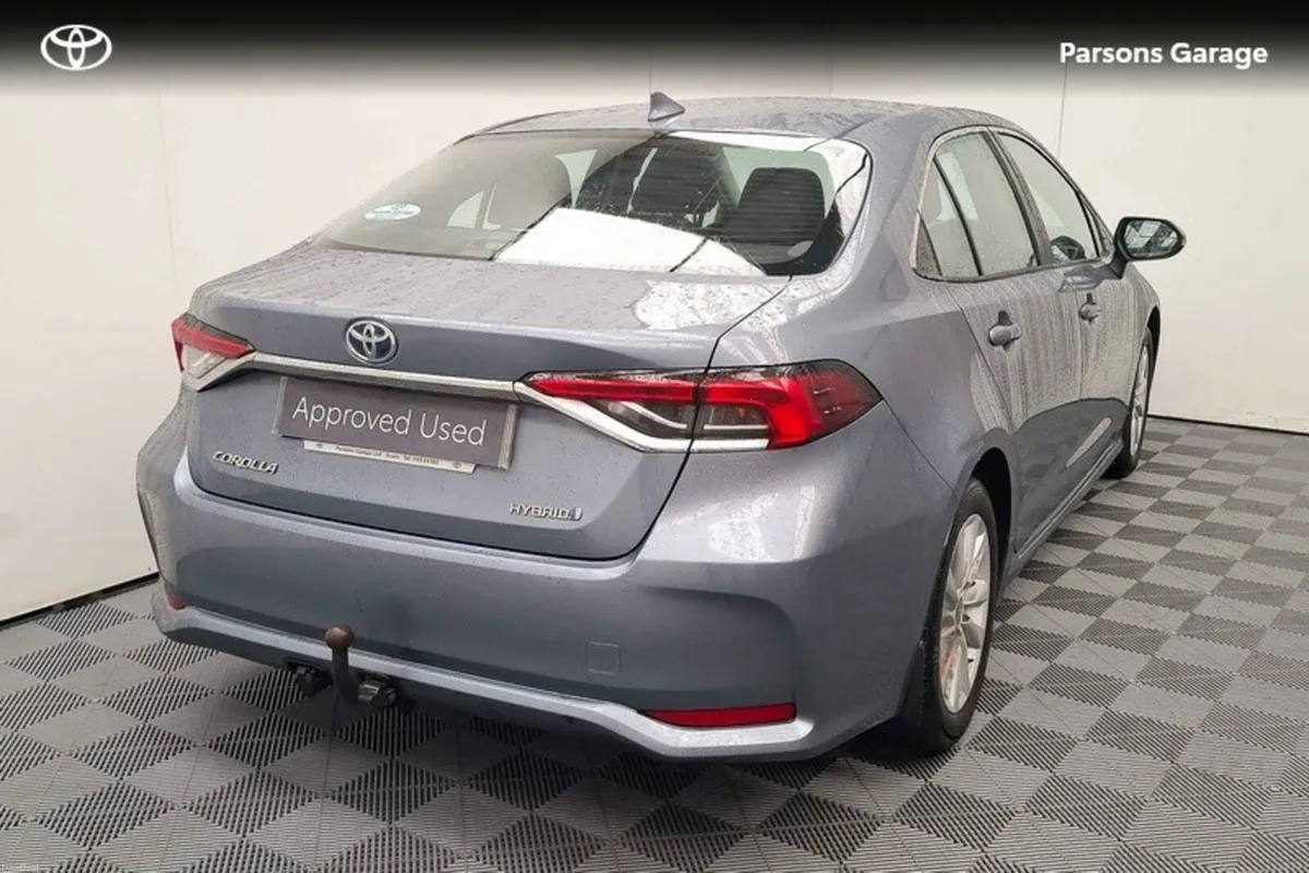 Toyota Corolla LUNA SALOON 4DR AUTO - Image 2