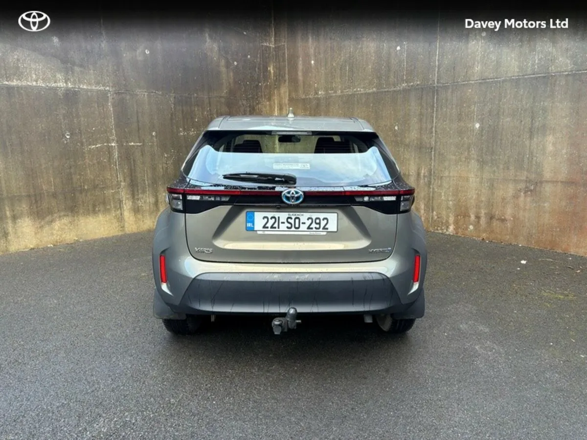 Toyota Yaris Cross CR LUNA 4DR AUTO - Image 3