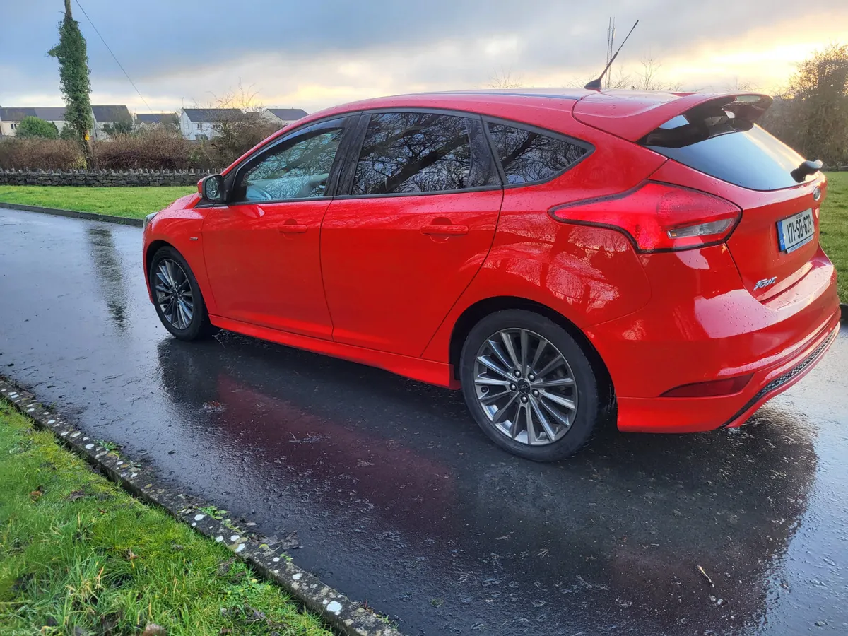 Ford Focus  ST LINE 1..5 DIESEL  NCT 3/27 - Image 4