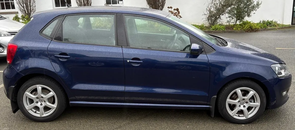 Volkswagen polo - v low mileage, tax & Nct - Image 3