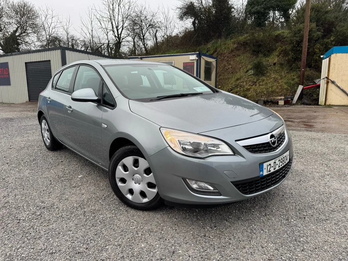 12 Opel Astra 1.4 - Image 4
