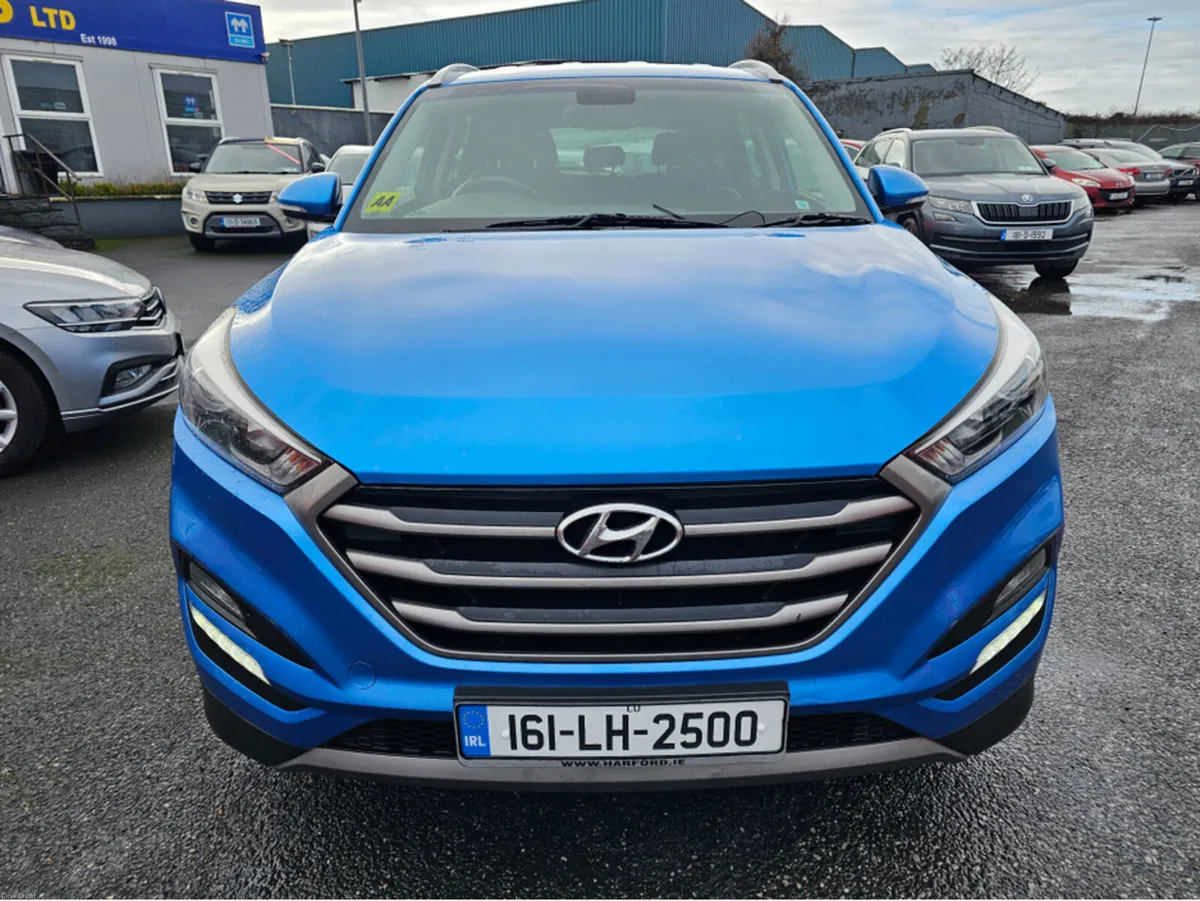 Hyundai Tucson 4WD EXECUTIVE - Image 2