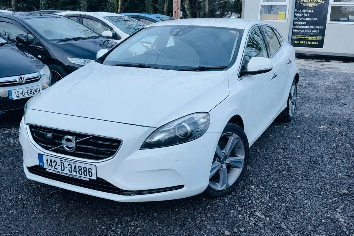 2014 Volvo V40 1.6 Automatic - Image 2