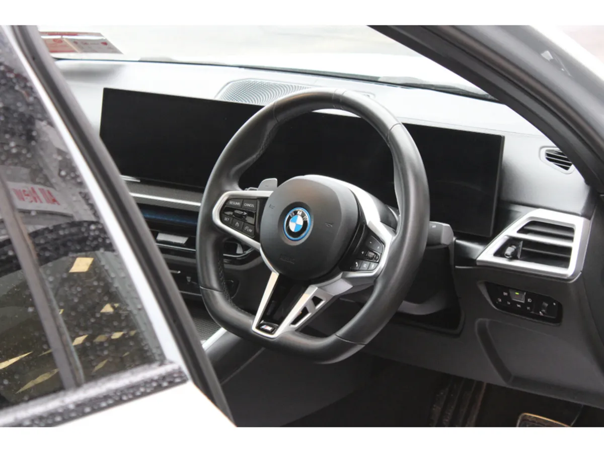 BMW 3-Series 330E Saloon M SPORT AUTO *Pro Pack* * - Image 2