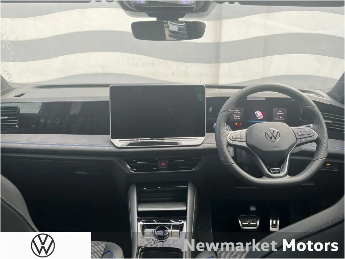 Volkswagen Tiguan R-LINE BLACK PACKAGE 75 DSG 2.0T - Image 2