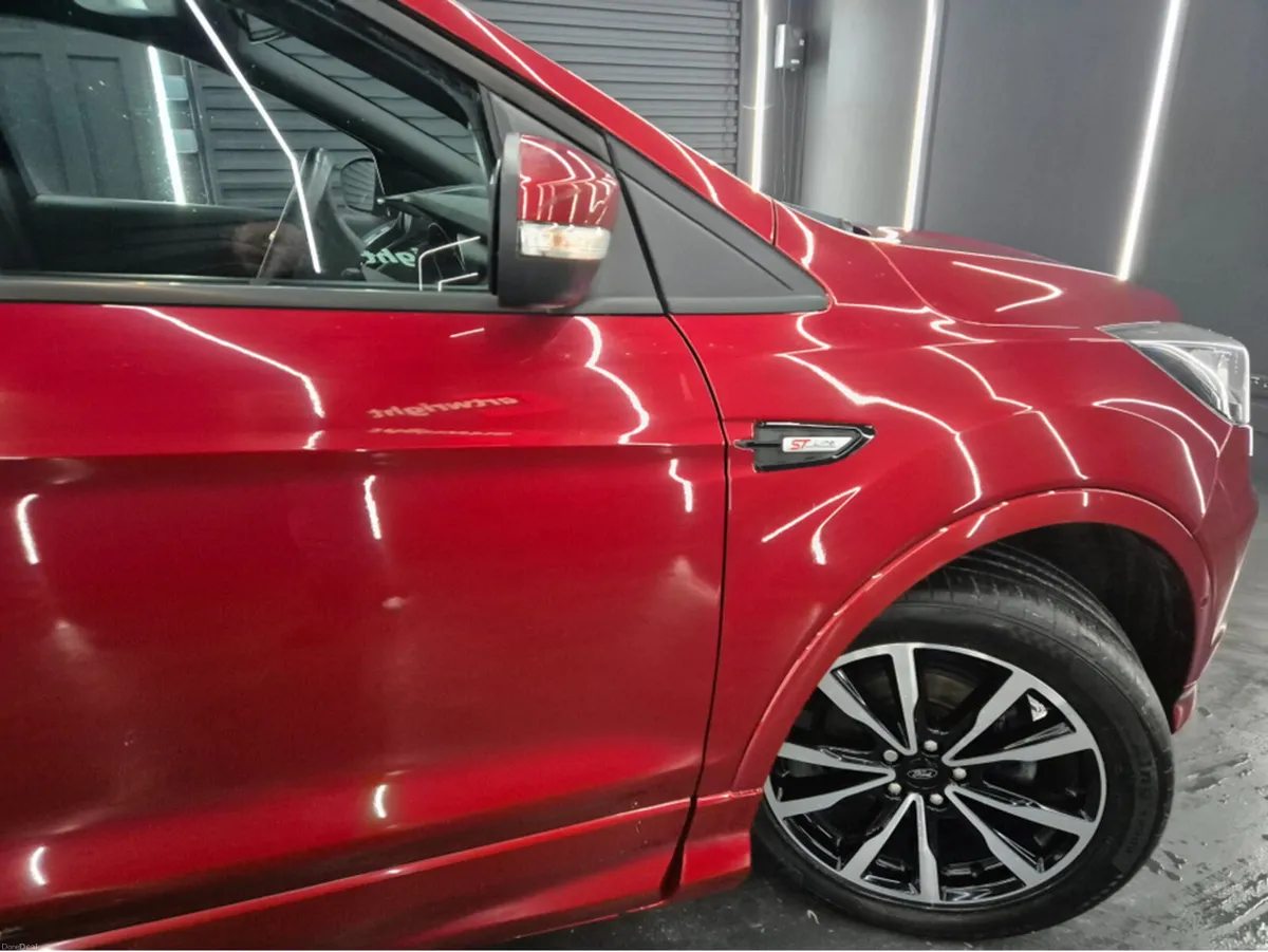 Ford Kuga ST-LINE 1.5 TDCI 120PS 4DR - Image 3