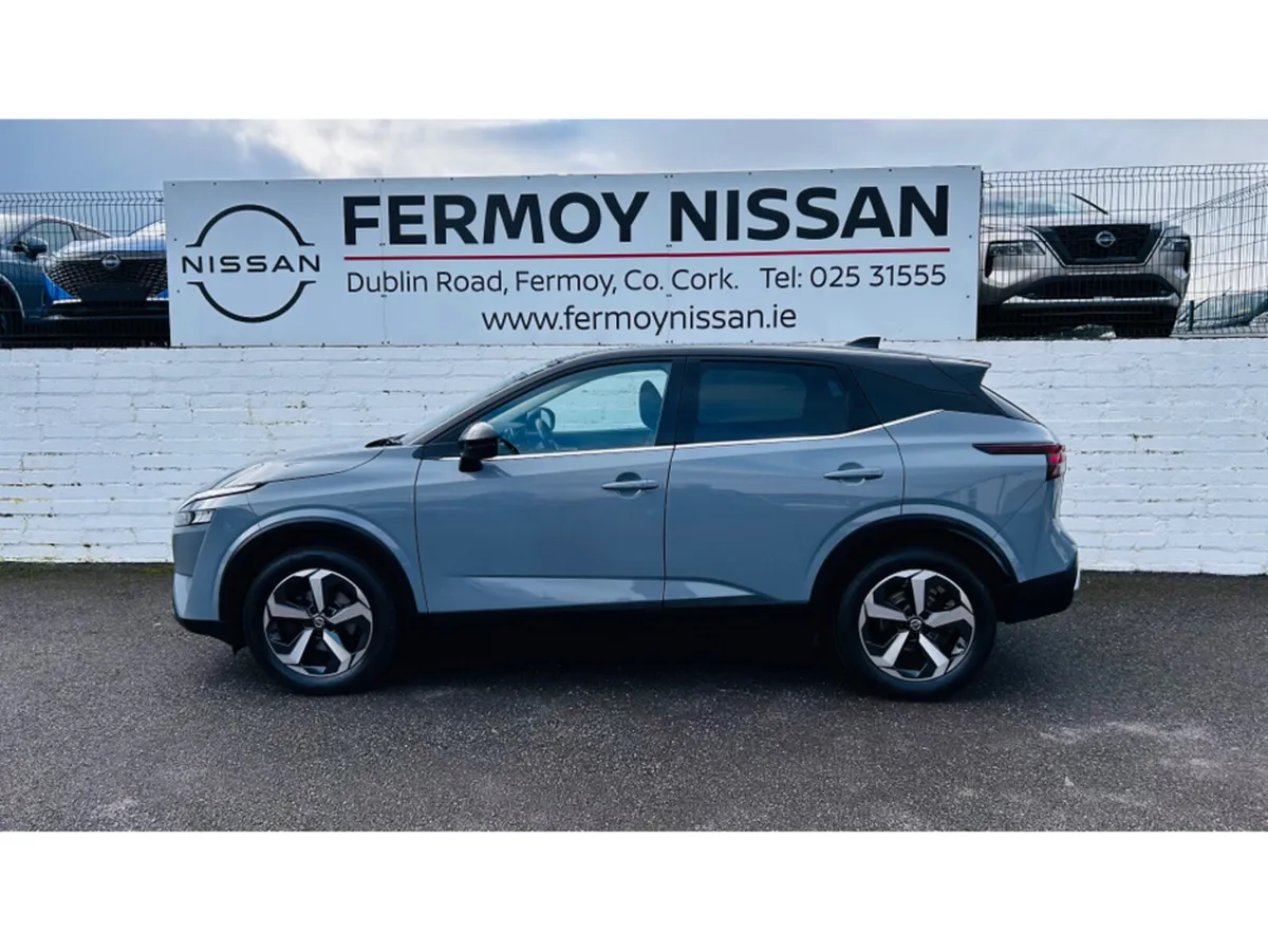Nissan Qashqai ONLY 22,000 KLMS IMMACULATE 1.3 SV - Image 2