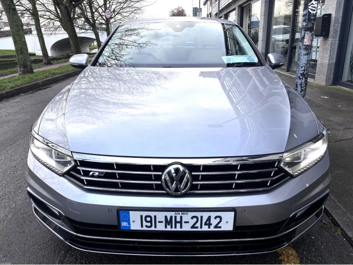 Volkswagen Passat R-LINE 2.0 TDI MANUAL 150HP 4DR - Image 3