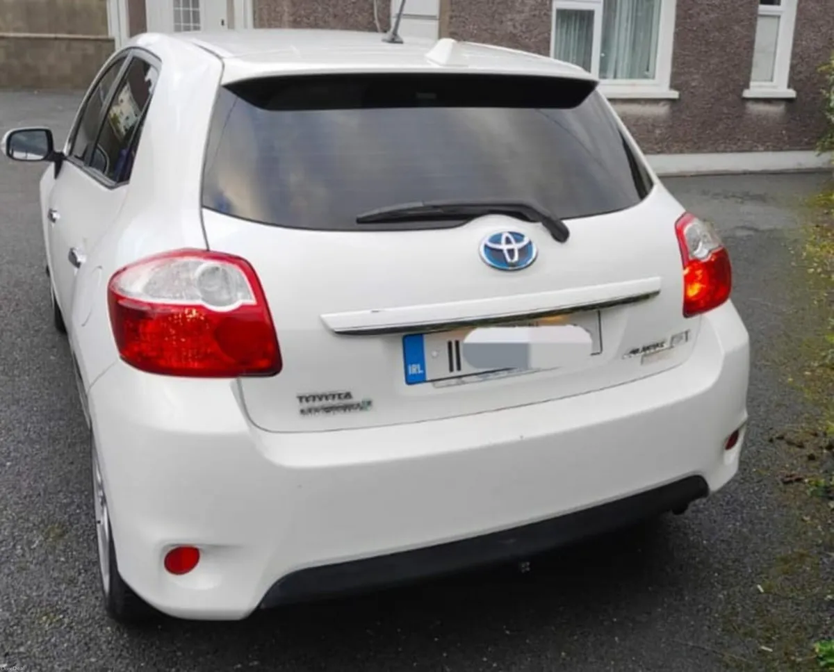 TOYOTA AURIS HYBRID - Image 3