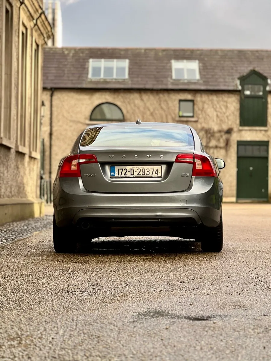 2017 Volvo S60 2.0 D3 Business Ed Lux 150 - Image 4