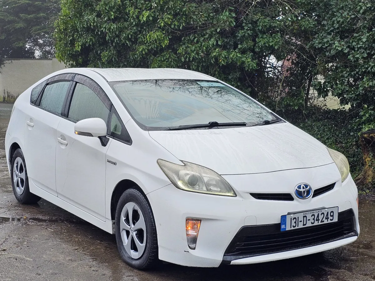 Toyota Prius 2013 hybrid automatic €2990 - Image 2