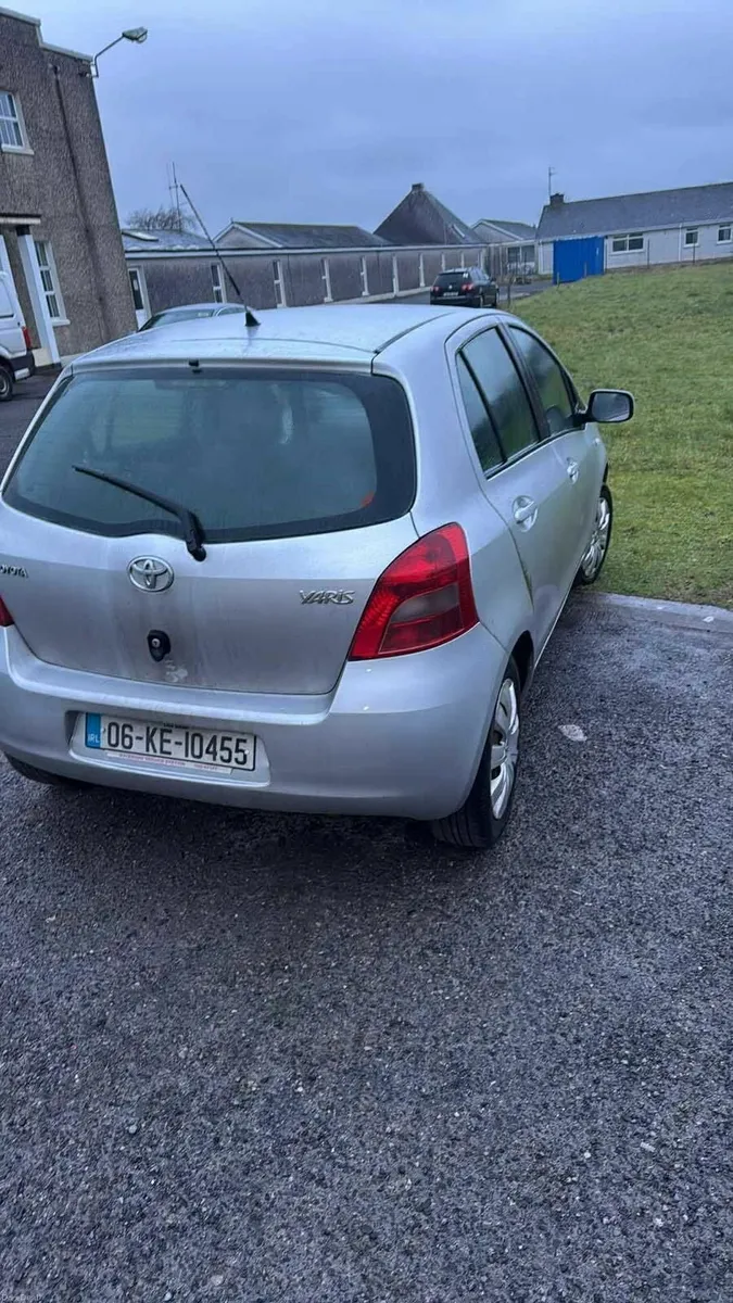 Toyota Yaris 2006 - Image 3