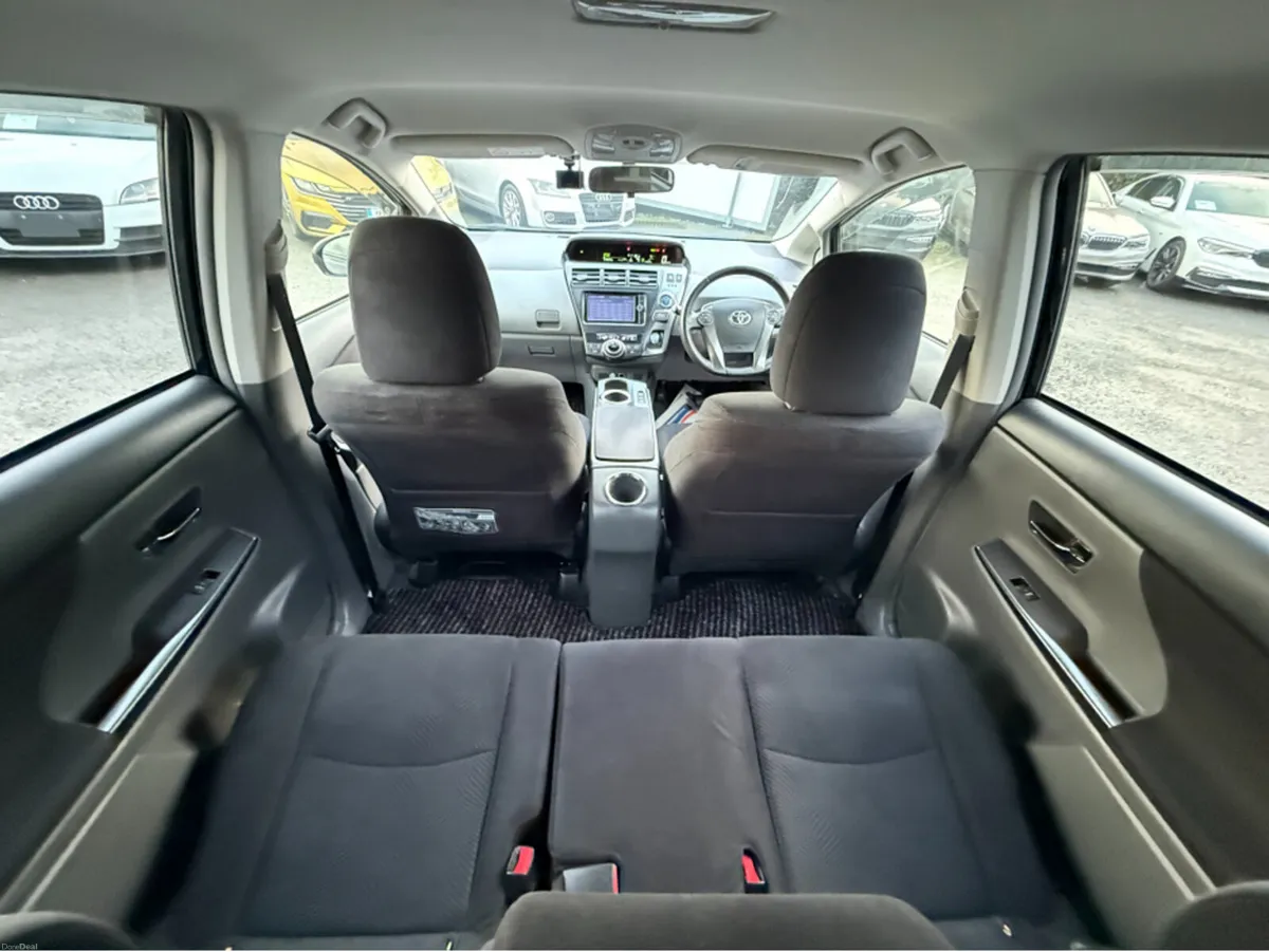 Toyota Prius 7 SEATER - Image 5