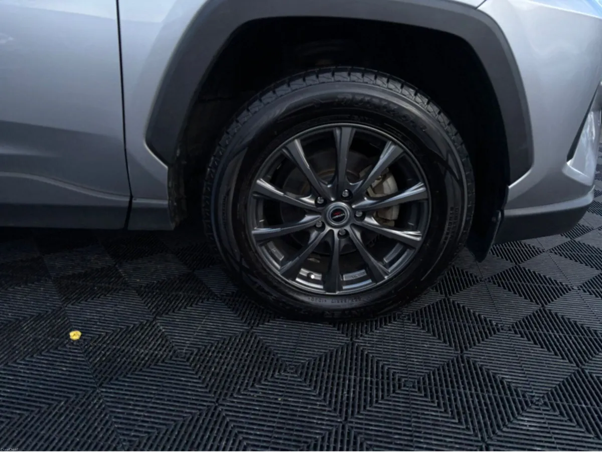 Toyota RAV4 Toyota RAV4 luna edition 4x4 self char - Image 3