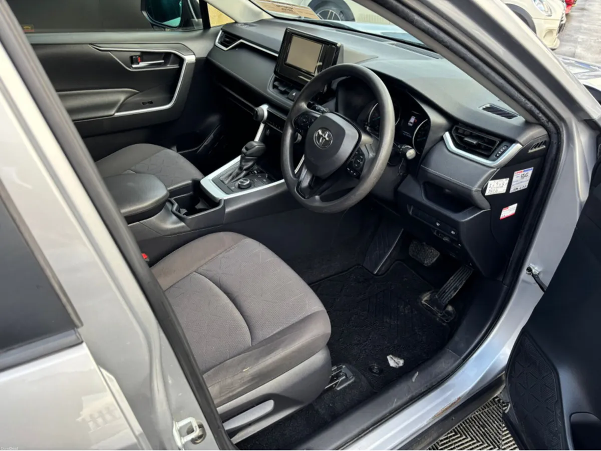 Toyota RAV4 Toyota RAV4 luna edition  self chargin - Image 5
