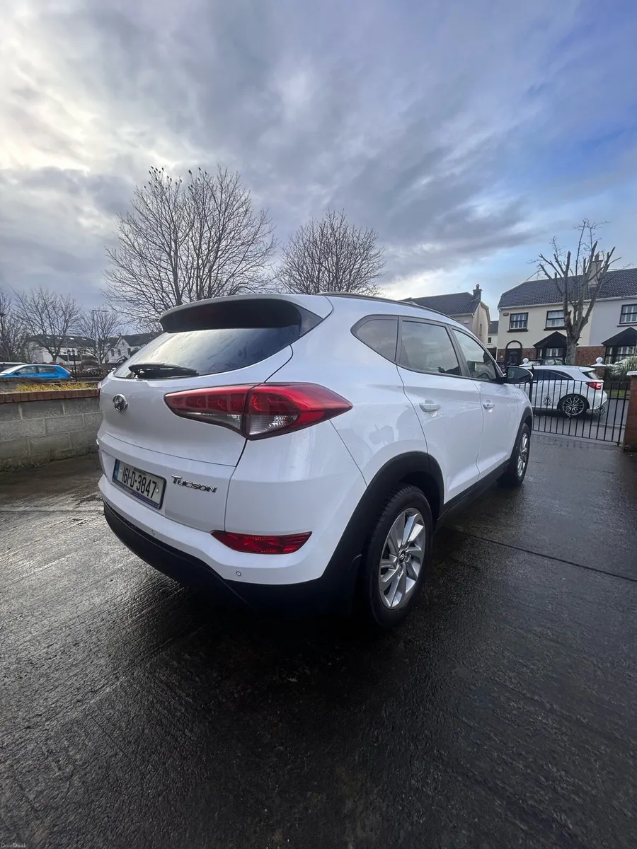 Hyundai Tucson Premium 5DR, 2016 - Image 3