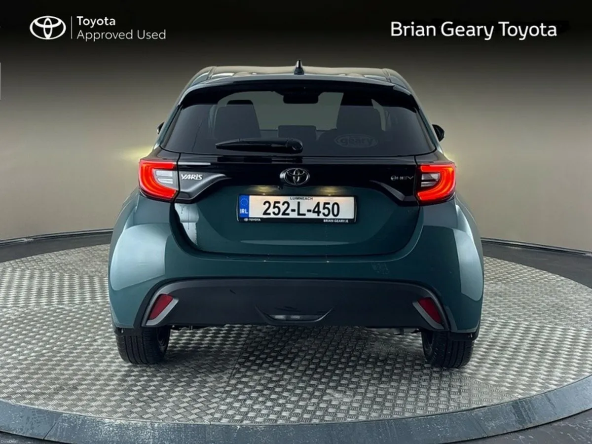 Toyota Yaris HYBRID LUNA SPORT - Image 4