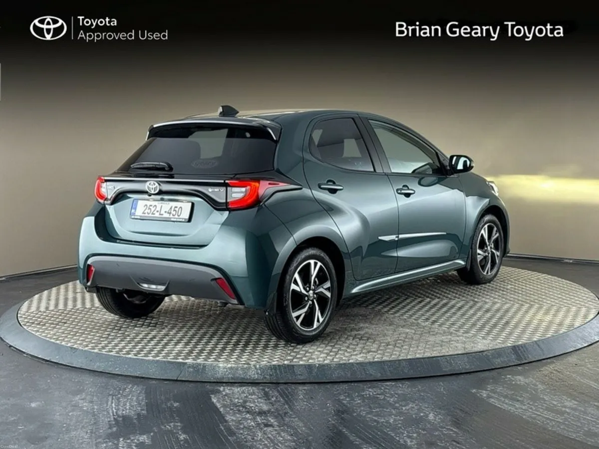 Toyota Yaris HYBRID LUNA SPORT - Image 2